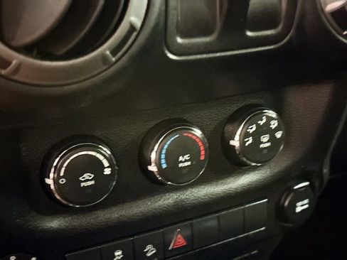 Used 2017 Jeep Wrangler Sport w/ Quick Order Package 24S AWD/4WD image 14
