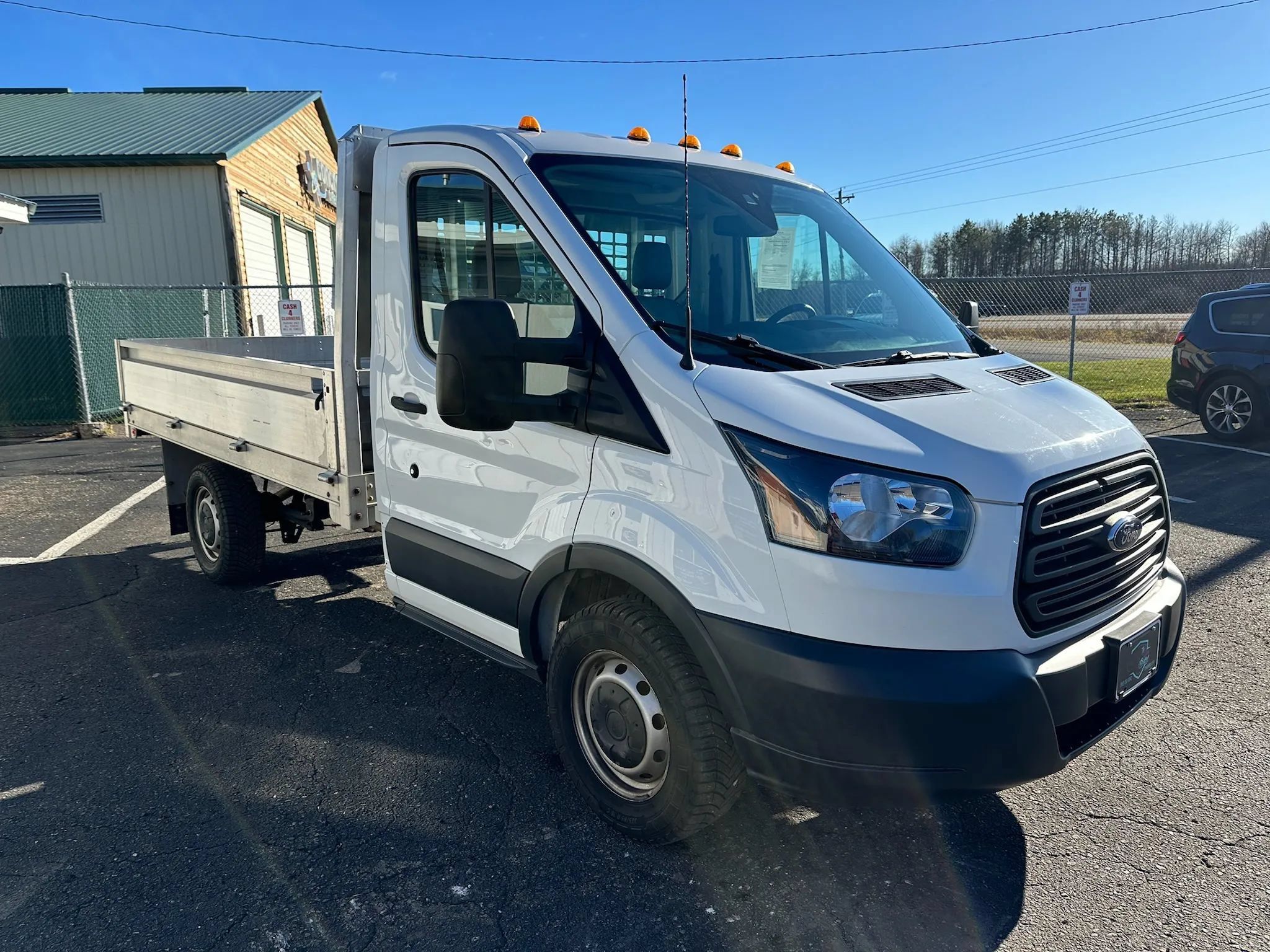 Used 2018 Ford Transit 250 138 RWD image 3