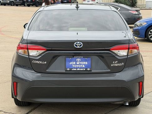 Used 2024 Toyota Corolla LE FWD image 8
