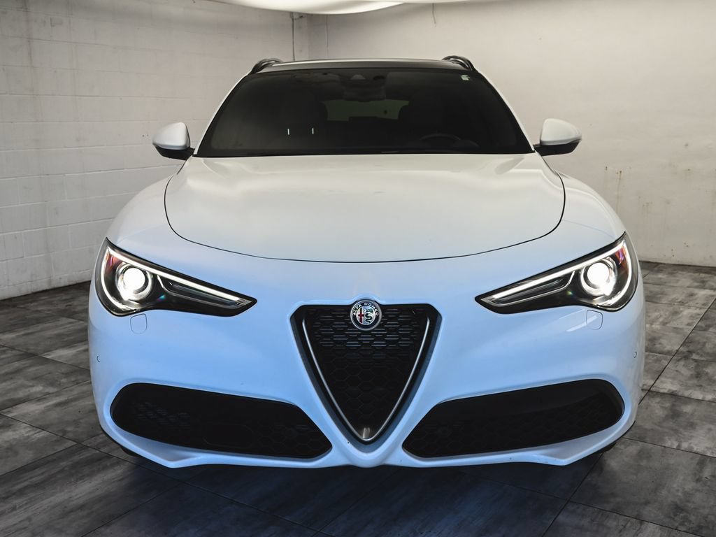 Used 2022 Alfa Romeo Stelvio Ti w/ Active Assist Plus Package AWD/4WD image 2