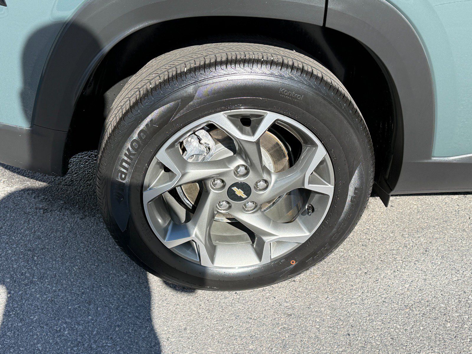 Used 2025 Chevrolet Trax LT FWD image 11