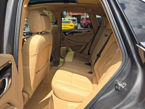 Used 2016 Porsche Macan S AWD/4WD image 4