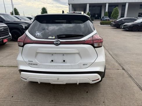 Used 2024 Nissan Kicks SV image 5