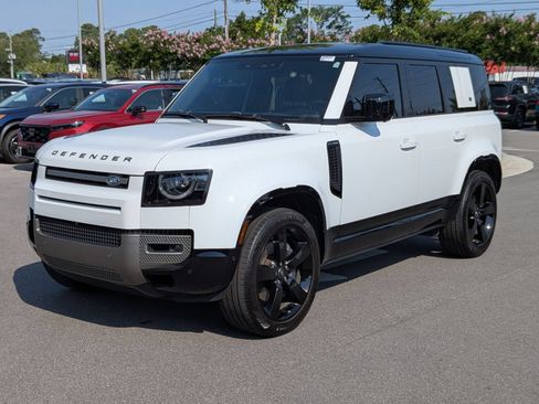 Used 2024 Land Rover Defender 110 X-Dynamic SE AWD/4WD image 7