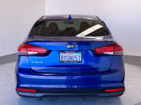 Used 2017 Kia Forte LX FWD image 4