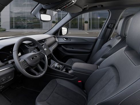 New 2025 Jeep Grand Cherokee Altitude image 24