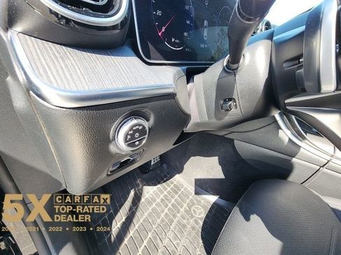 Used 2023 Mercedes-Benz C 300 4MATIC Sedan image 29