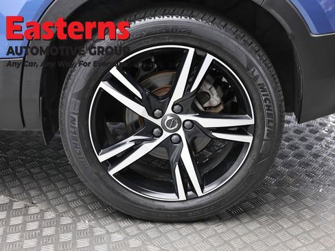 Used 2020 Volvo XC40 T5 R-Design AWD/4WD image 8