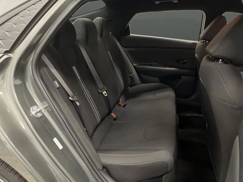 Used 2025 Hyundai Elantra SEL image 29