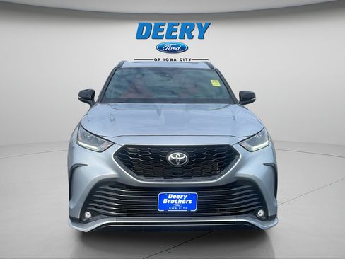 Used 2021 Toyota Highlander XSE AWD/4WD image 9