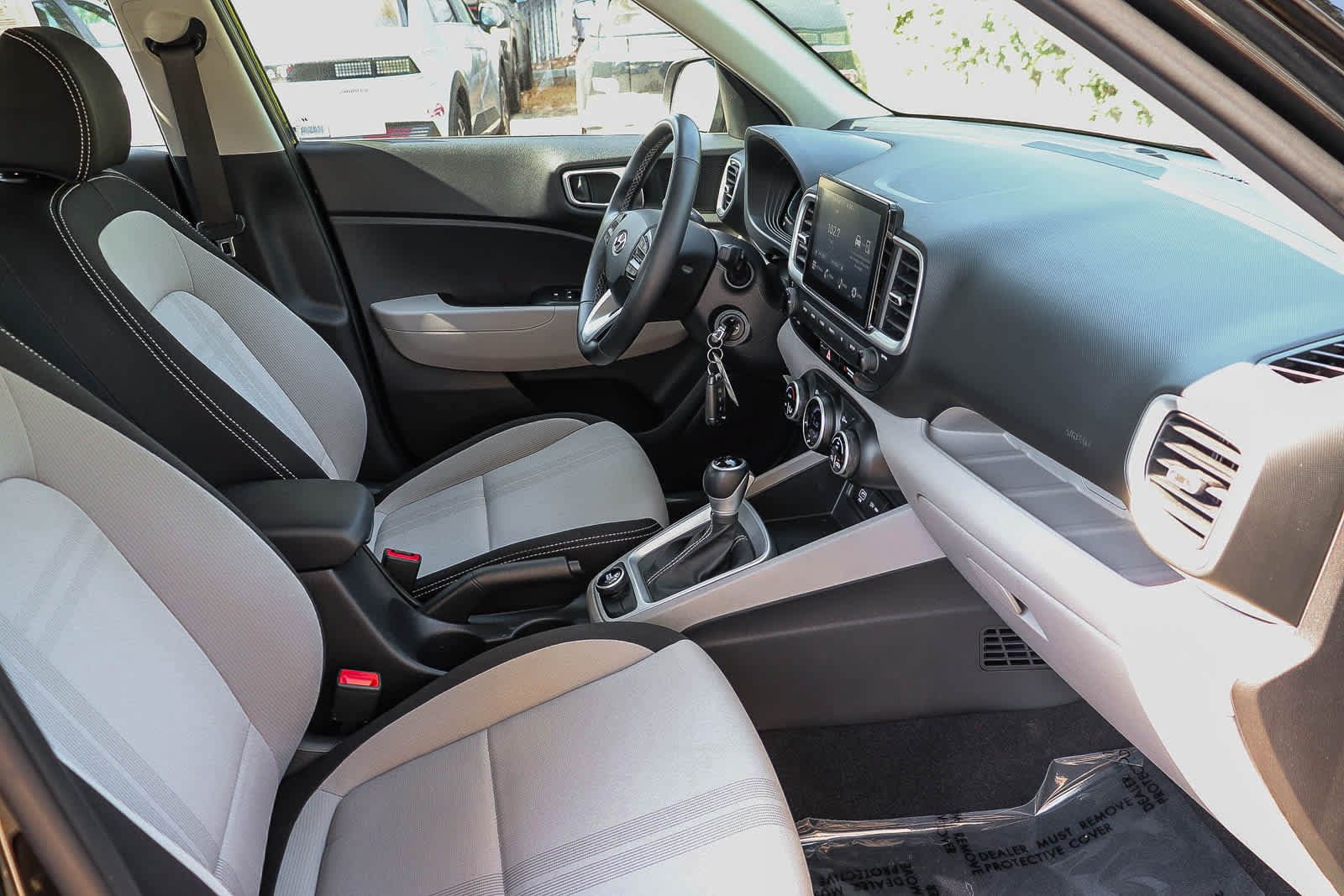 Used 2023 Hyundai Venue SEL w/ Cargo Package FWD image 18