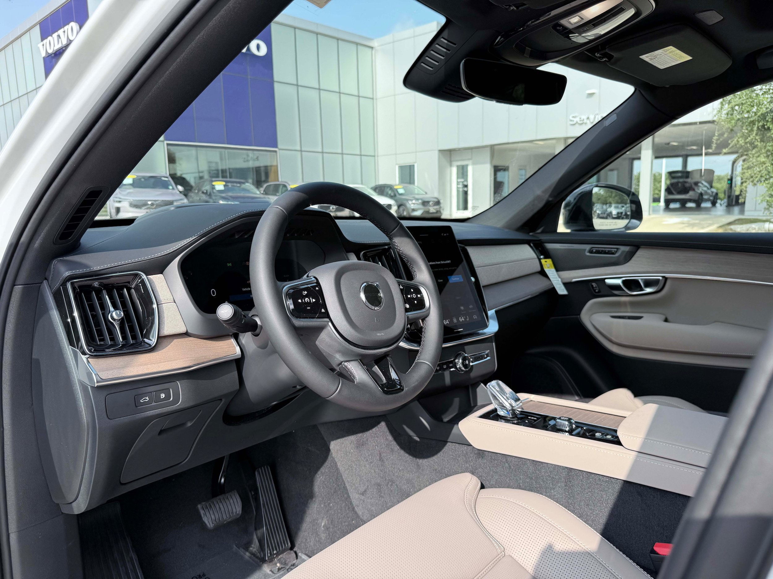 New 2026 Volvo XC90 T8 Ultra w/ Protection Package Premier AWD/4WD image 12