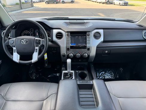 Used 2018 Toyota Tundra SR5 w/ SR5 Upgrade Package AWD/4WD image 6