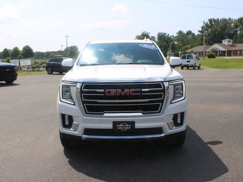 Used 2022 GMC Yukon XL SLT w/ SLT Premium Package RWD image 3