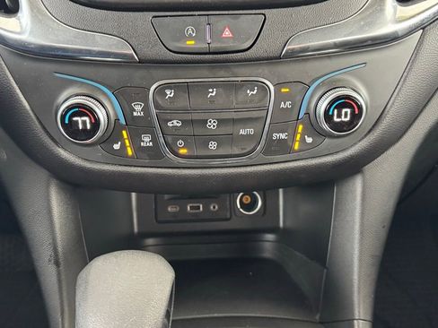 Used 2022 Chevrolet Equinox LT image 31