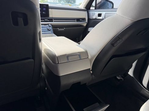 Used 2025 Hyundai Santa Fe SE FWD image 25