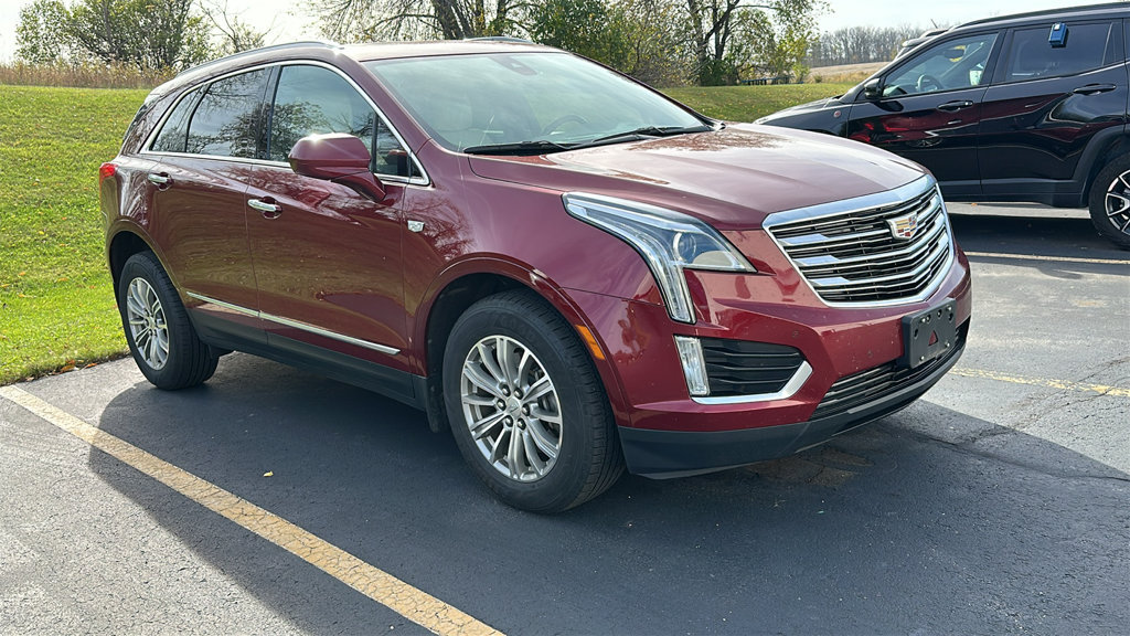 Used 2017 Cadillac XT5 Luxury w/ Driver Awareness Package AWD/4WD image 2