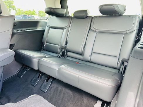 Used 2025 Ford Expedition Active AWD/4WD image 36