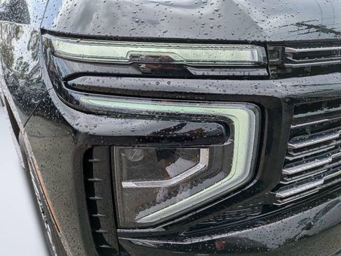 Used 2026 Chevrolet Tahoe High Country AWD/4WD image 8