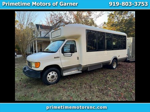 Used 2006 Ford E-450 and Econoline 450 RWD image 1
