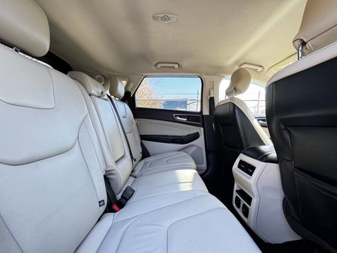 Used 2017 Ford Edge Titanium w/ Technology Package image 12