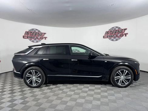 Used 2024 Cadillac Lyriq Luxury w/ LPO, Floor Liner Package AWD/4WD image 8