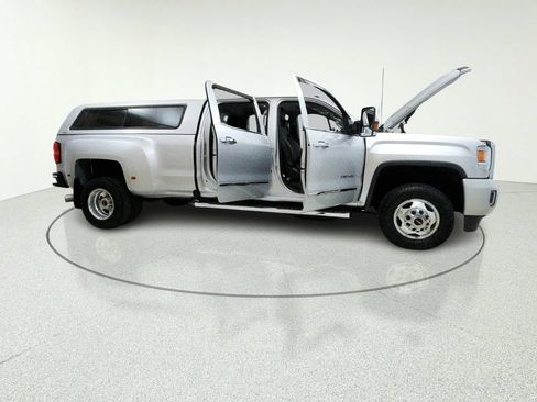 Used 2019 GMC Sierra 3500 Denali AWD/4WD image 15