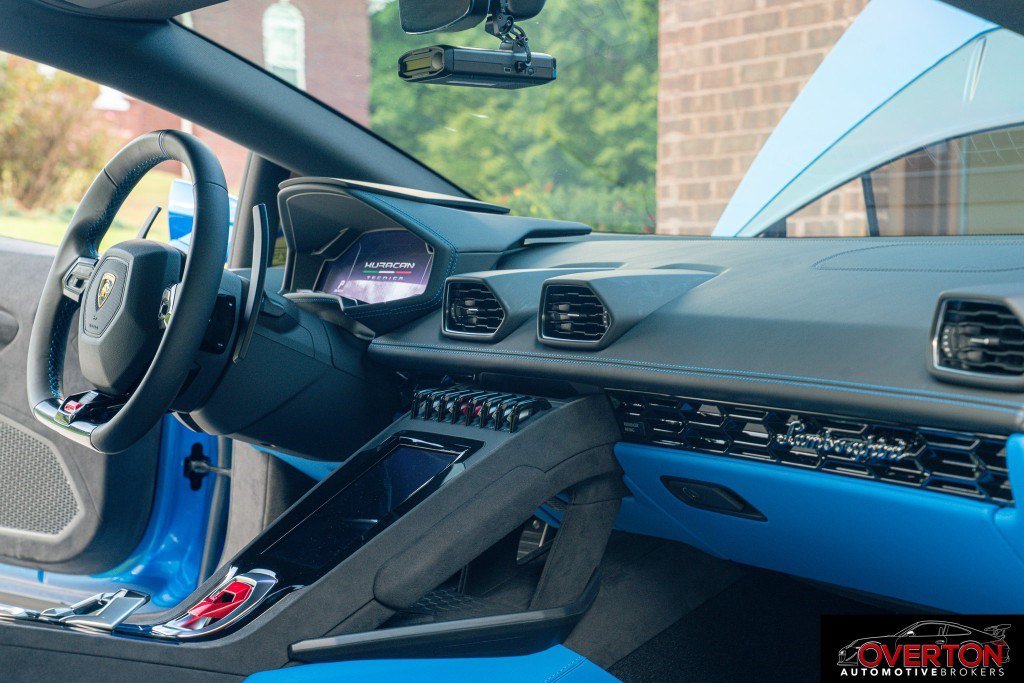 Used 2023 Lamborghini Huracan Tecnica RWD image 27