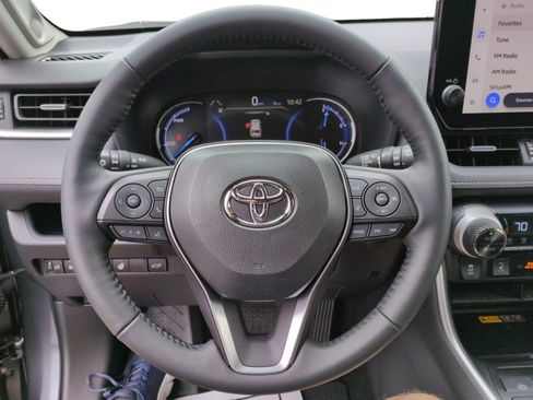 Used 2025 Toyota RAV4 XLE Premium w/ Weather Package AWD/4WD image 16
