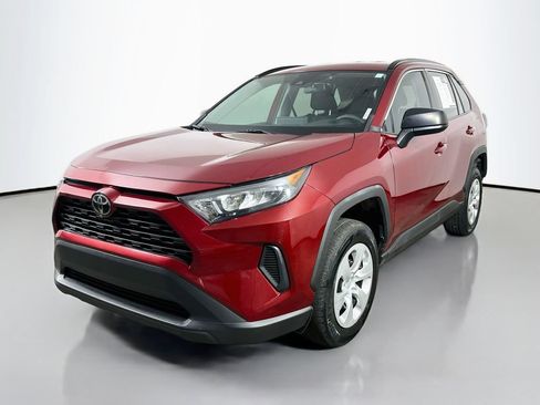 Used 2021 Toyota RAV4 LE FWD image 3