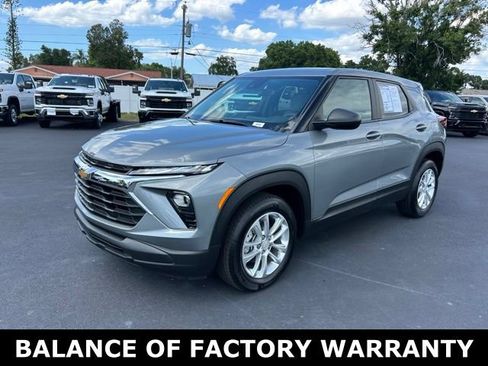 Used 2024 Chevrolet TrailBlazer LS w/ LS Convenience Package FWD image 3