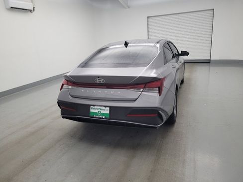 Used 2025 Hyundai Elantra SE FWD image 7