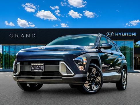 Used 2024 Hyundai Kona SEL AWD/4WD image 2