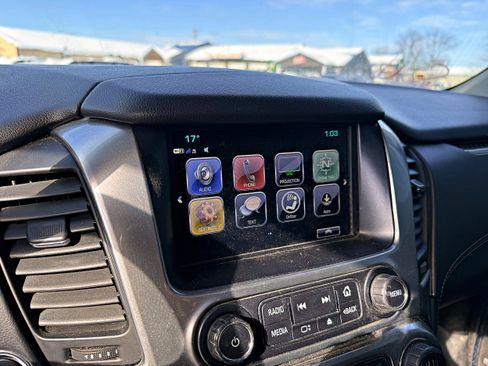 Used 2018 Chevrolet Suburban LT w/ Luxury Package image 13