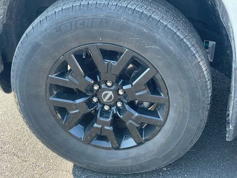 Used 2023 Nissan Frontier SV w/ Midnight Edition Package image 28