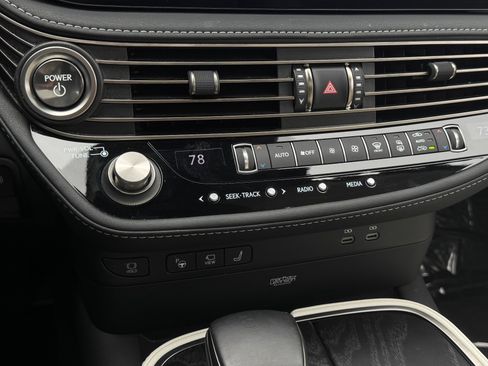 Used 2023 Lexus LS 500h AWD w/ Luxury Package image 85