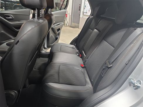 Certified 2020 Chevrolet Trax LT w/ LT Convenience Package image 13