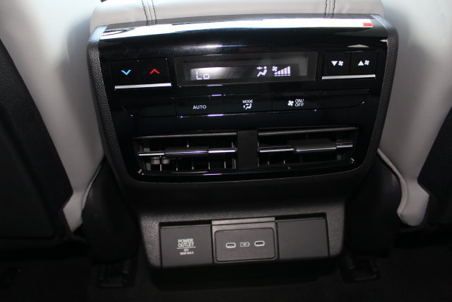 Used 2025 Acura MDX w/ Technology Package FWD image 33