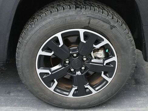 Used 2023 Jeep Renegade Trailhawk AWD/4WD image 39