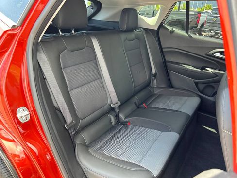 Used 2024 Chevrolet Trax LT w/ Driver Confidence Package FWD image 20