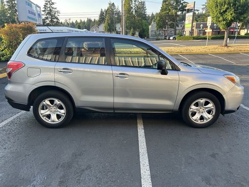 Used 2015 Subaru Forester 2.5i AWD/4WD image 6