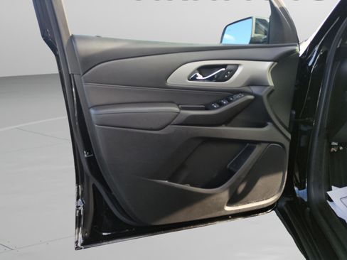 Used 2023 Chevrolet Traverse LT w/ LPO, Floor Liner Package image 33