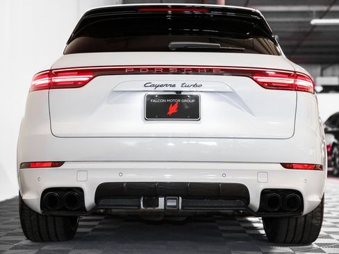 Used 2019 Porsche Cayenne Turbo image 7