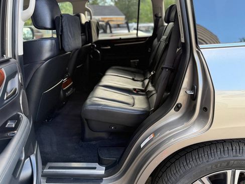Used 2017 Lexus LX 570 4WD w/ Luxury Package image 92