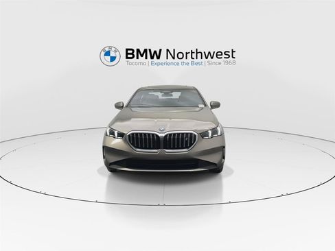 Used 2024 BMW i5 eDrive40i w/ Premium Package image 7