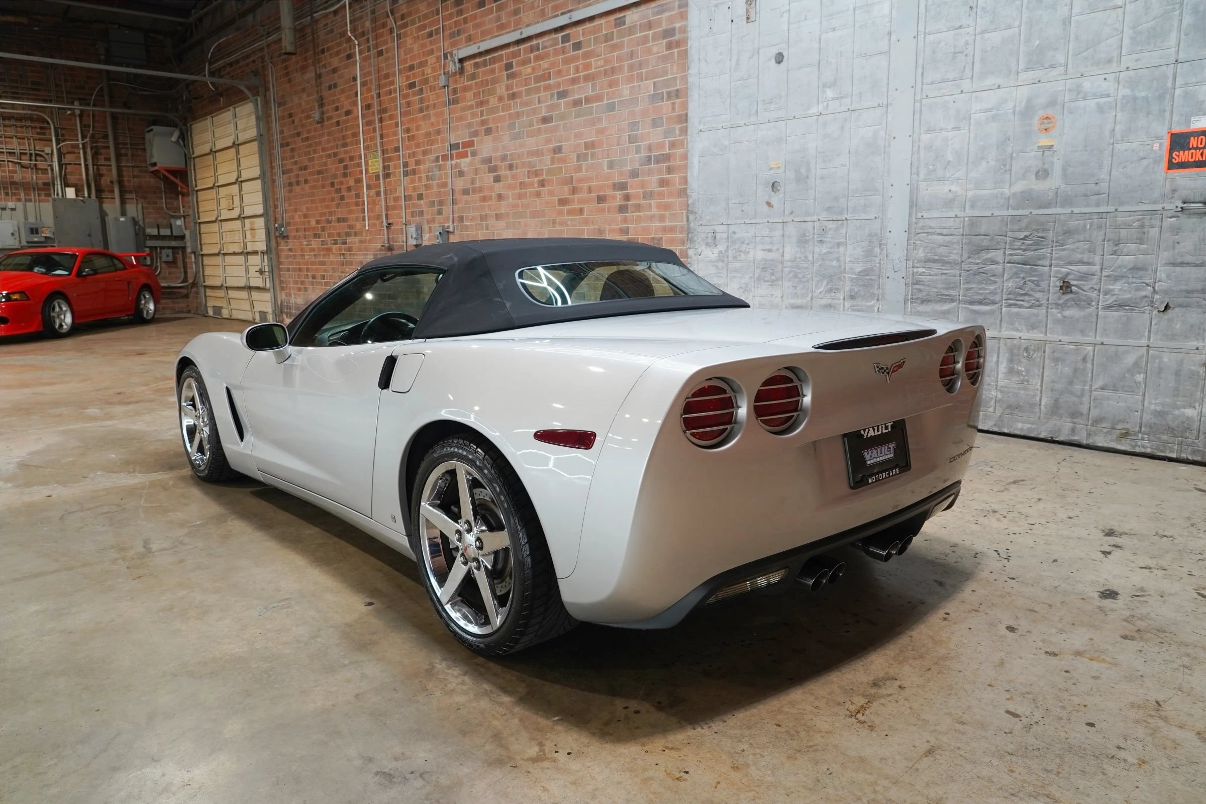 Used 2006 Chevrolet Corvette Coupe w/ Preferred Equipment Group RWD image 12