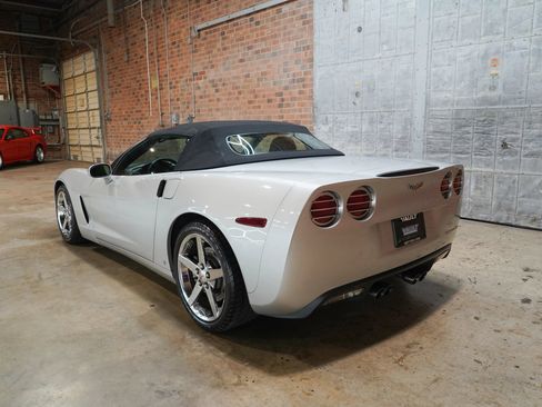 Used 2006 Chevrolet Corvette Coupe w/ Preferred Equipment Group RWD image 12