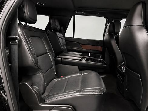 Used 2019 Lincoln Navigator L Reserve w/ Cargo Package AWD/4WD image 18