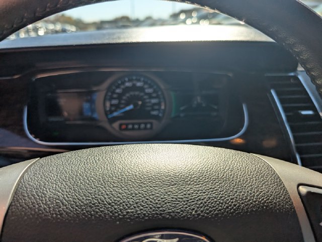 Used 2018 Ford Taurus Limited AWD/4WD image 21