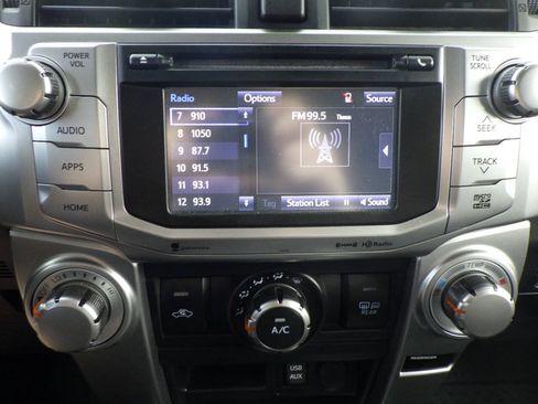 Used 2018 Toyota 4Runner SR5 Premium AWD/4WD image 27